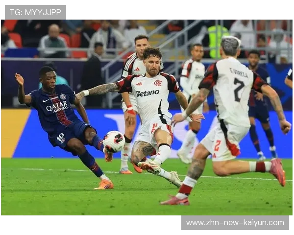 巴黎圣日耳曼前锋训练：制造射门空间的跑位训练密集